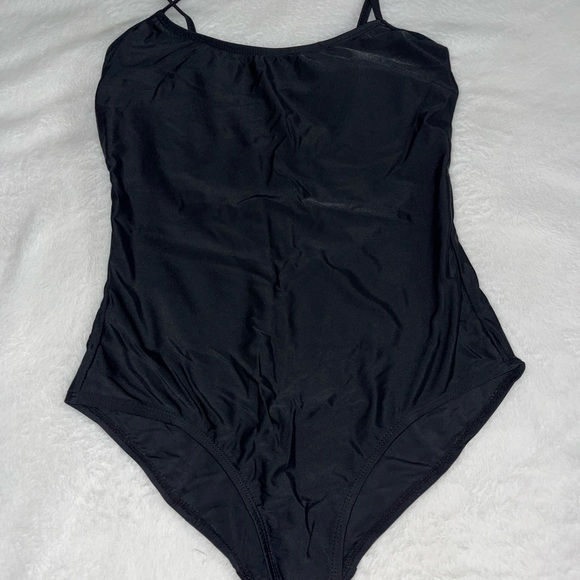 Black one piece swimsuit 🖤 - Picture 1 of 5